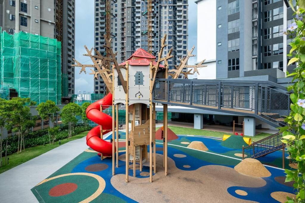 Linked Bridge To Sunway Velocity Mall 4br Mrt 中文房东