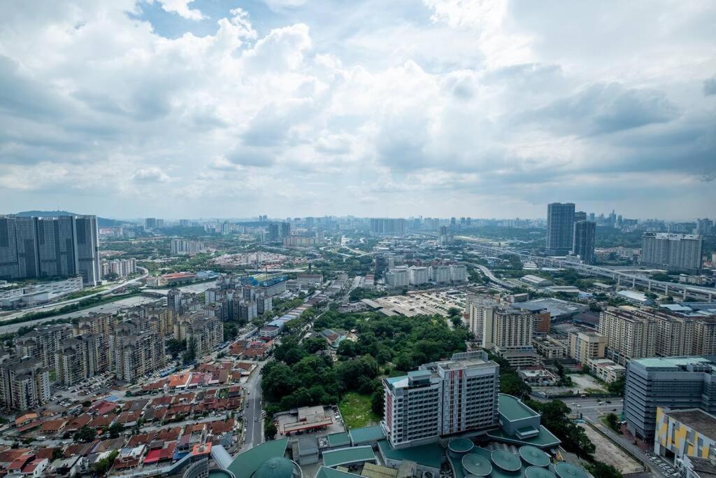 Pangsapuri Linked Bridge To Sunway Velocity Mall 4br Mrt 中文房东