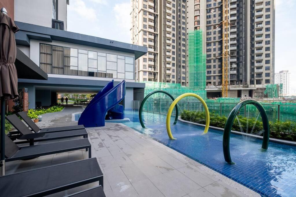 Linked Bridge To Sunway Velocity Mall 4br Mrt 中文房东